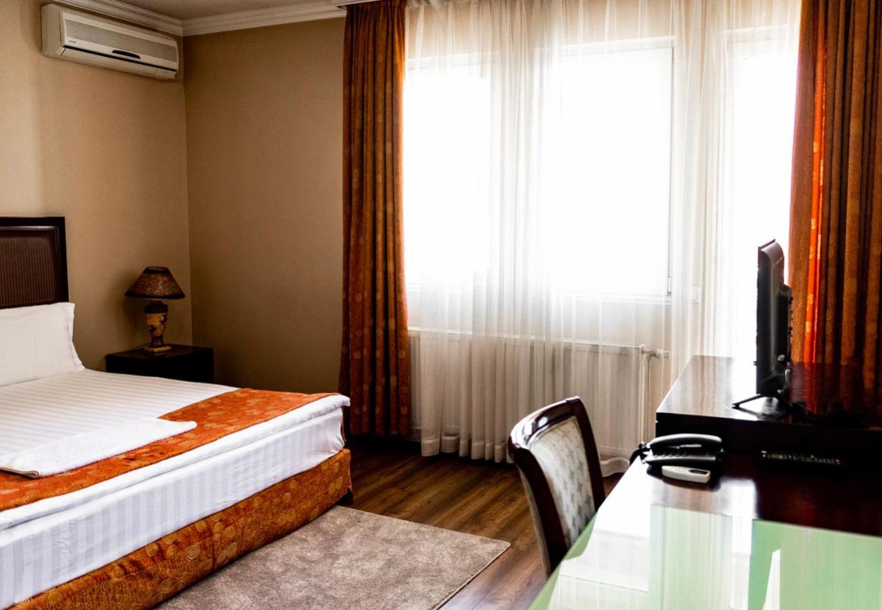 Boutique Hotel Igmas, Prishtina Приштина Экстерьер фото